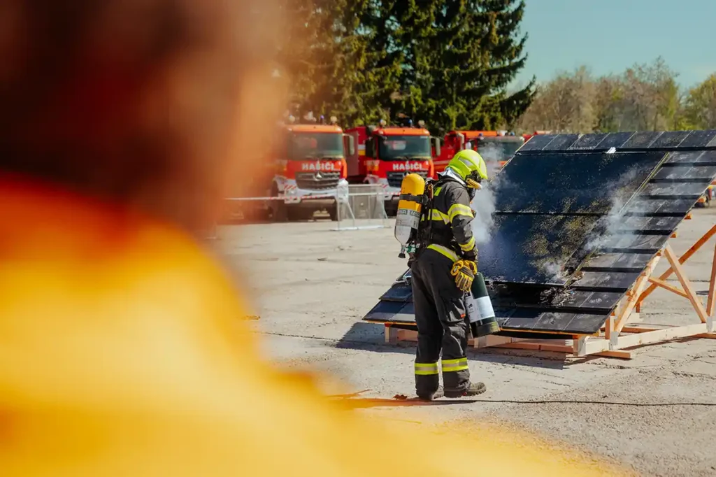 Hasenie šikmej strechy_Firetest 2026